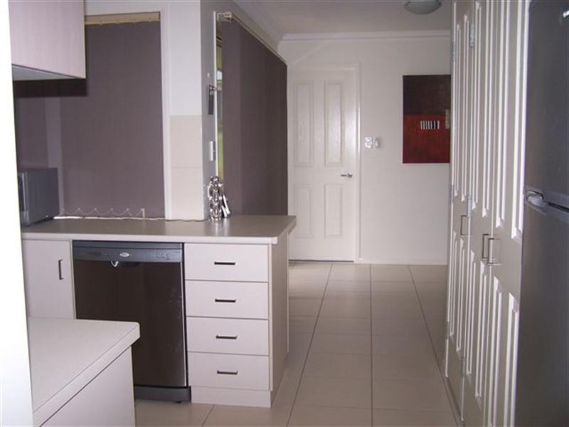 6 Vicky Avenue, Crows Nest QLD 4355