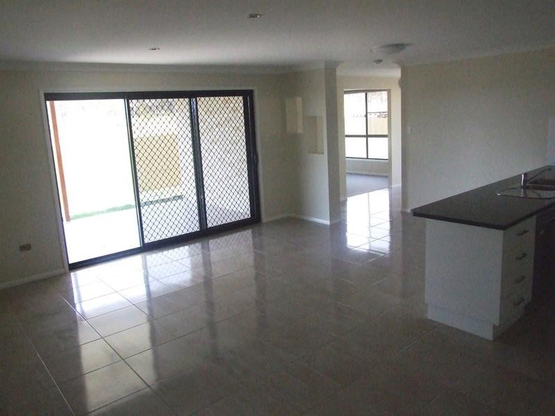 41 Naomi Drive, Crows Nest QLD 4355