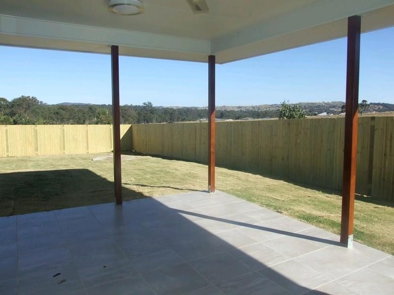 41 Naomi Drive, Crows Nest QLD 4355