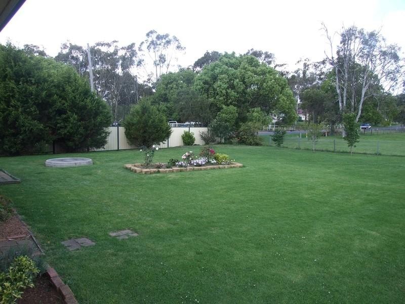 1 John Street, Crows Nest QLD 4355