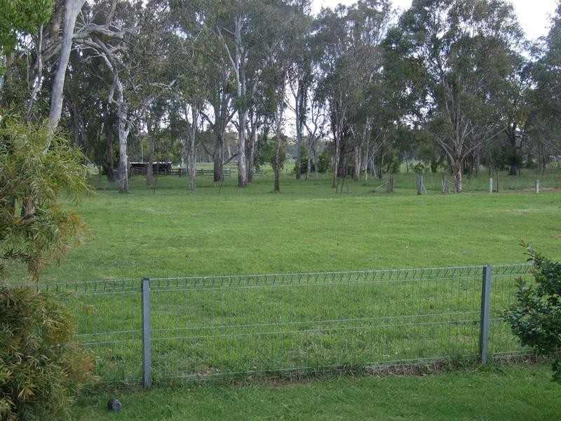 1 John Street, Crows Nest QLD 4355