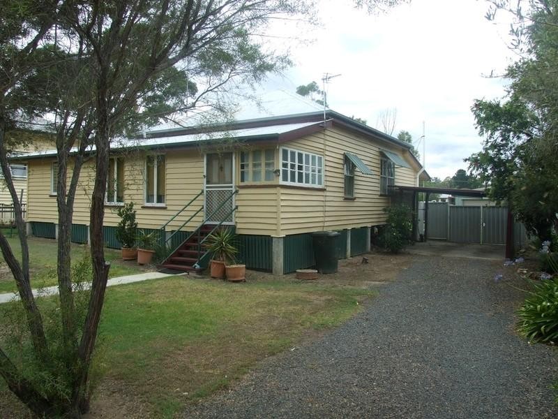 31 South Street, Crows Nest QLD 4355