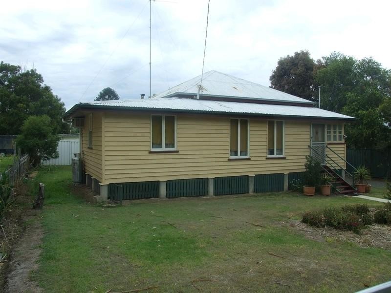 31 South Street, Crows Nest QLD 4355