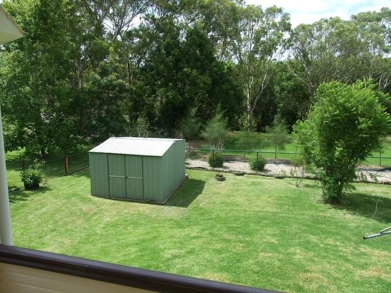 7 Creek Street, Crows Nest QLD 4355