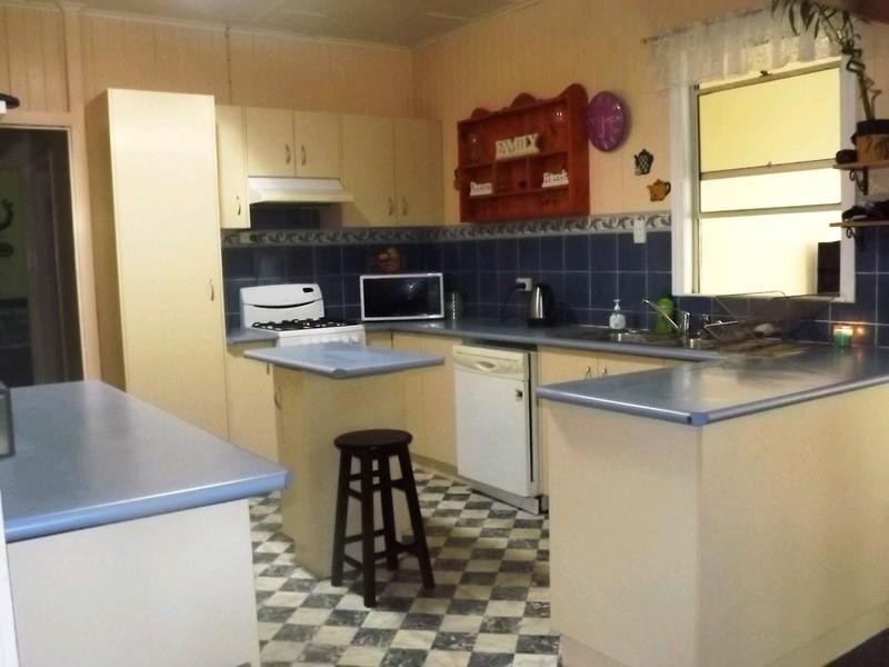 32 South Street, Crows Nest QLD 4355