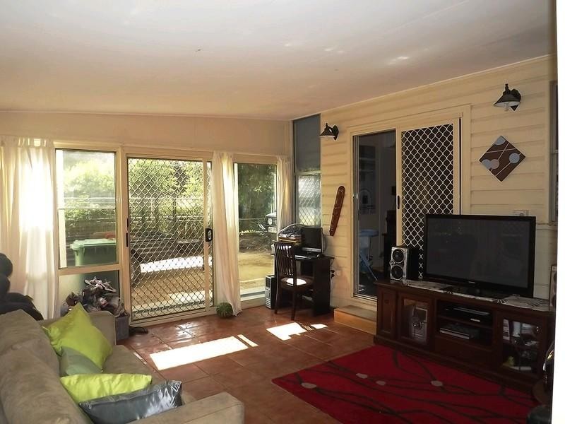 32 South Street, Crows Nest QLD 4355