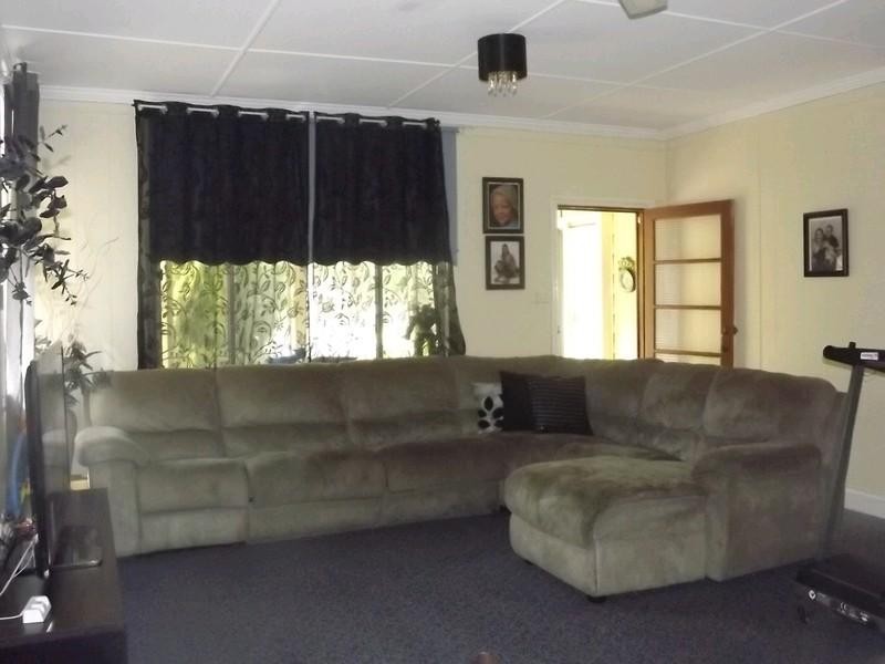 32 South Street, Crows Nest QLD 4355