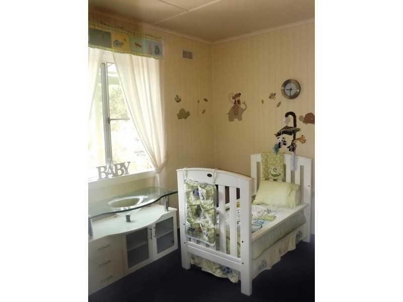 32 South Street, Crows Nest QLD 4355