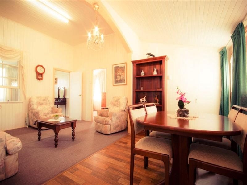 14 John Street, Crows Nest QLD 4355