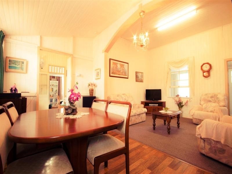 14 John Street, Crows Nest QLD 4355