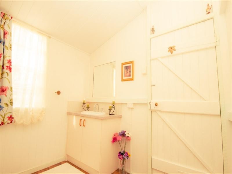 14 John Street, Crows Nest QLD 4355