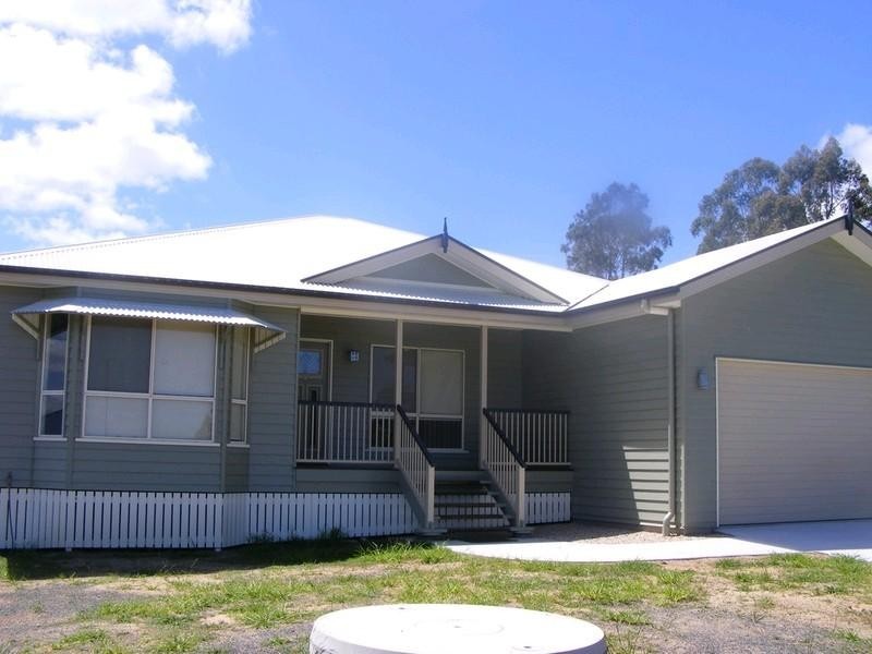 6 Jackson Court, Crows Nest QLD 4355