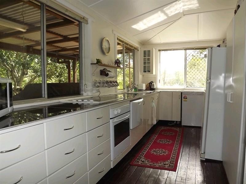 6 Short Street, Crows Nest QLD 4355