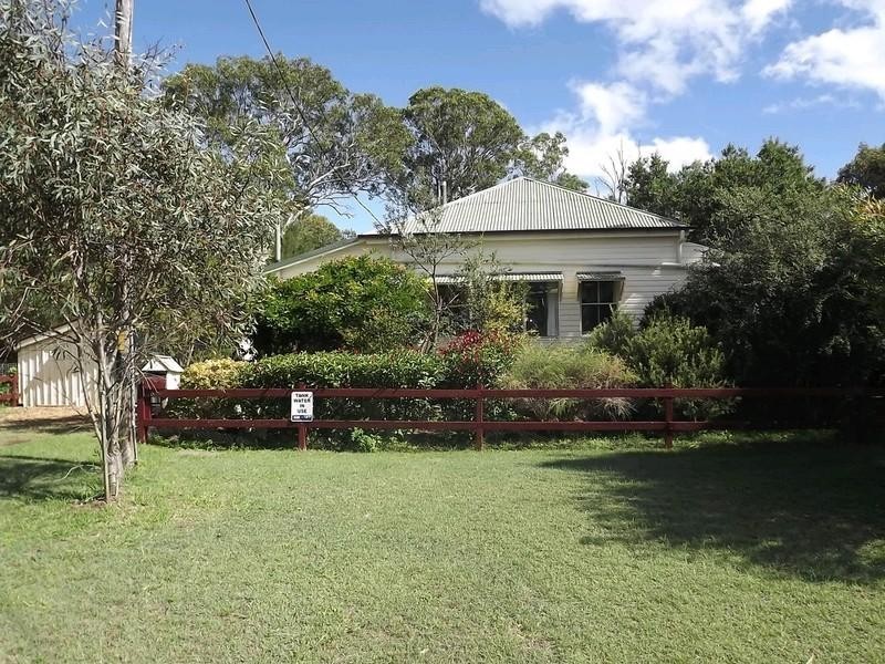 6 Short Street, Crows Nest QLD 4355