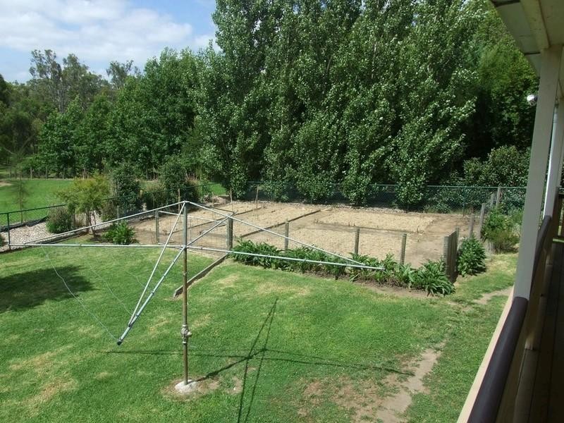 7 Creek Street, Crows Nest QLD 4355