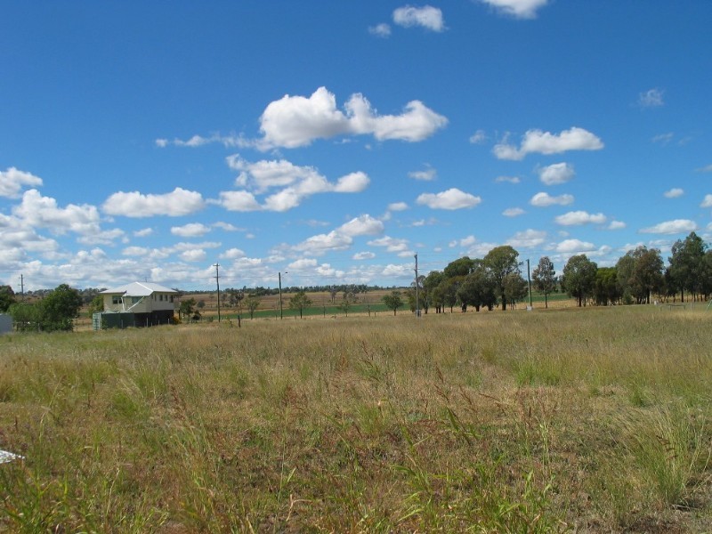 5 Moore Street, Kulpi QLD 4352