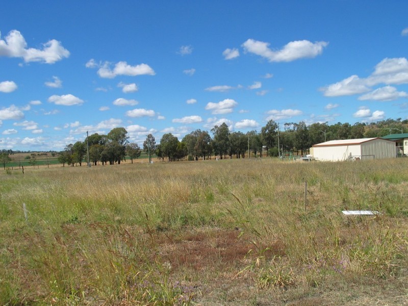 5 Moore Street, Kulpi QLD 4352