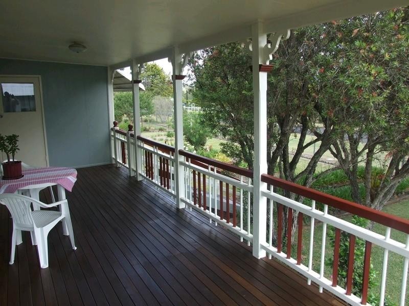 3 Albert Street, Crows Nest QLD 4355