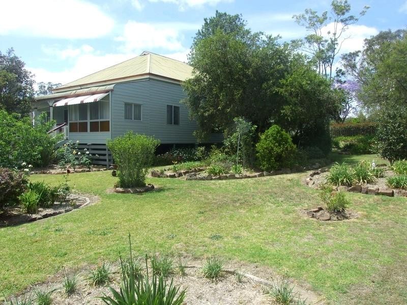 3 Albert Street, Crows Nest QLD 4355