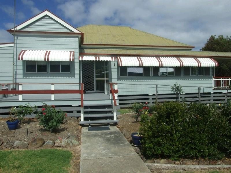 3 Albert Street, Crows Nest QLD 4355