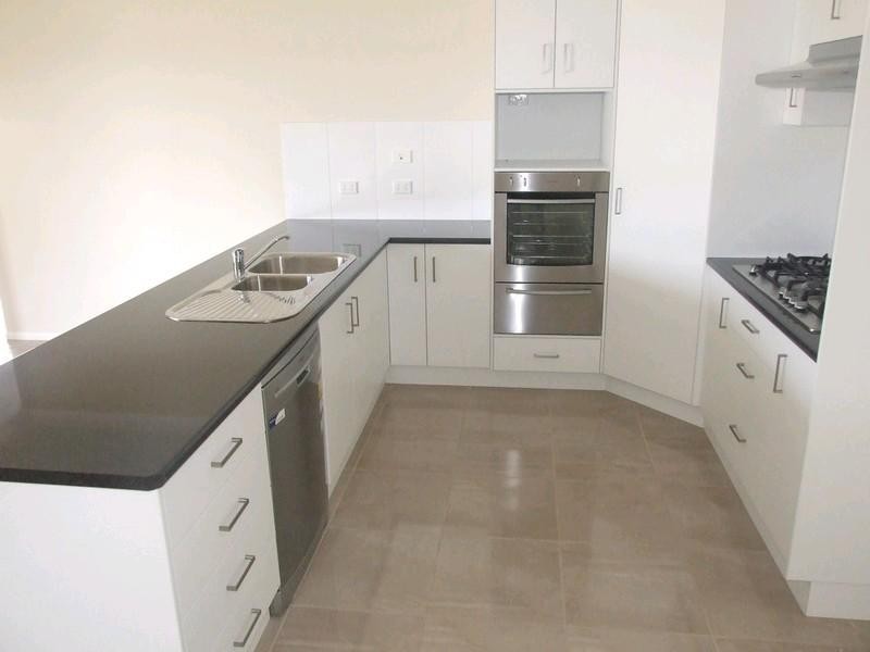 41 Naomi Drive, Crows Nest QLD 4355