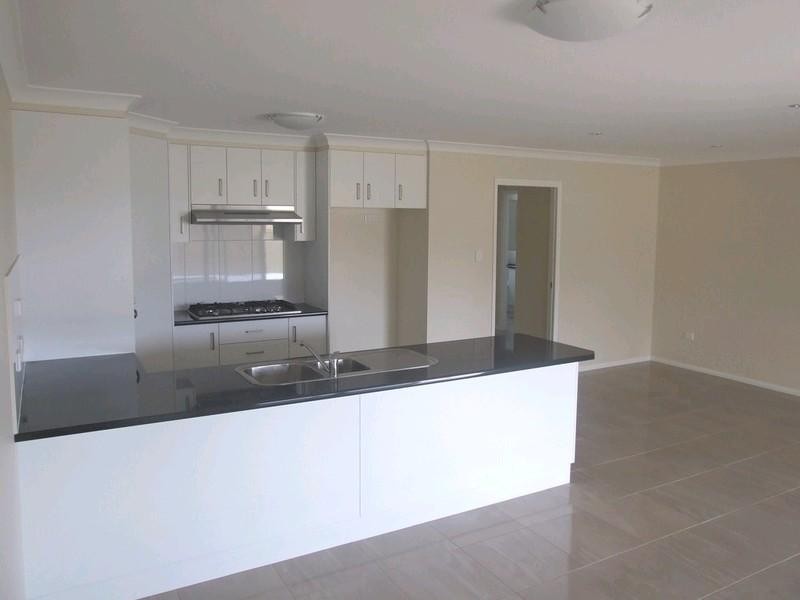 41 Naomi Drive, Crows Nest QLD 4355