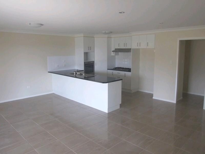 41 Naomi Drive, Crows Nest QLD 4355