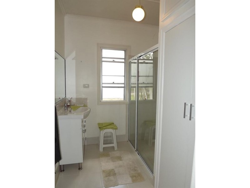 32 James Street, Crows Nest QLD 4355