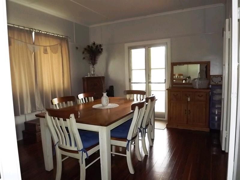 32 James Street, Crows Nest QLD 4355