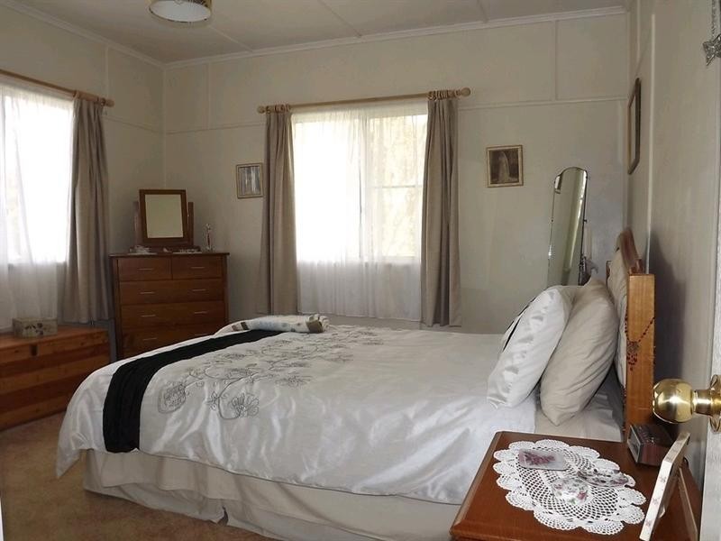 32 James Street, Crows Nest QLD 4355