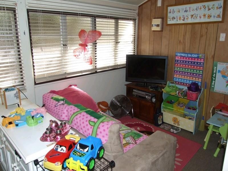 2 Blinco Street, Crows Nest QLD 4355