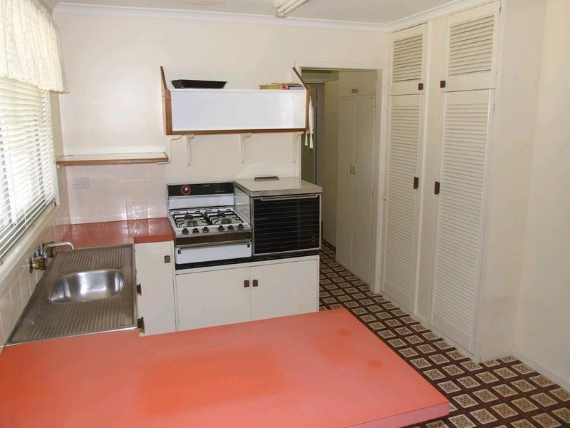 9 Church Street, Crows Nest QLD 4355
