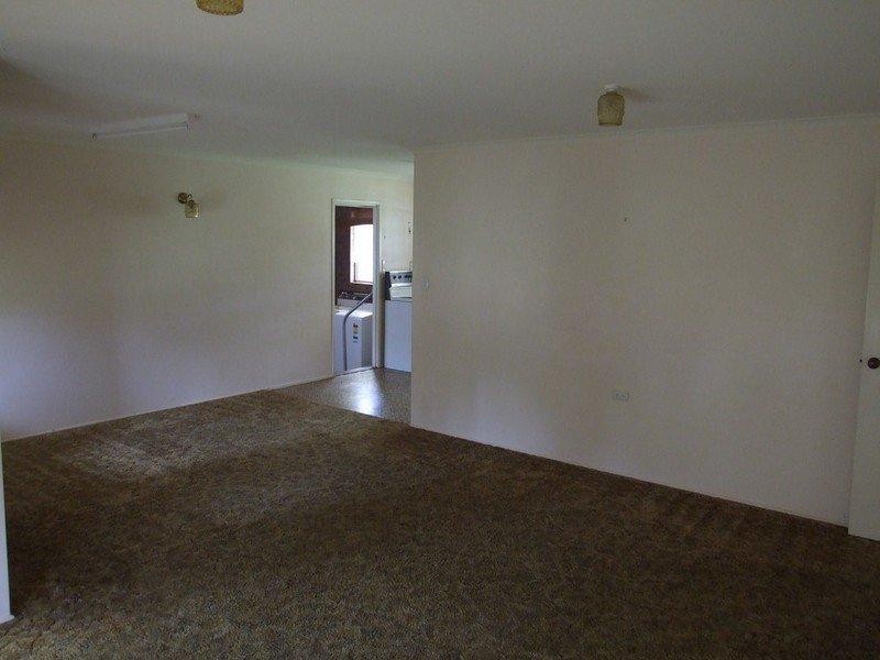 37 South Street, Crows Nest QLD 4355