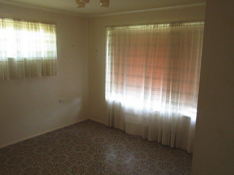 37 South Street, Crows Nest QLD 4355