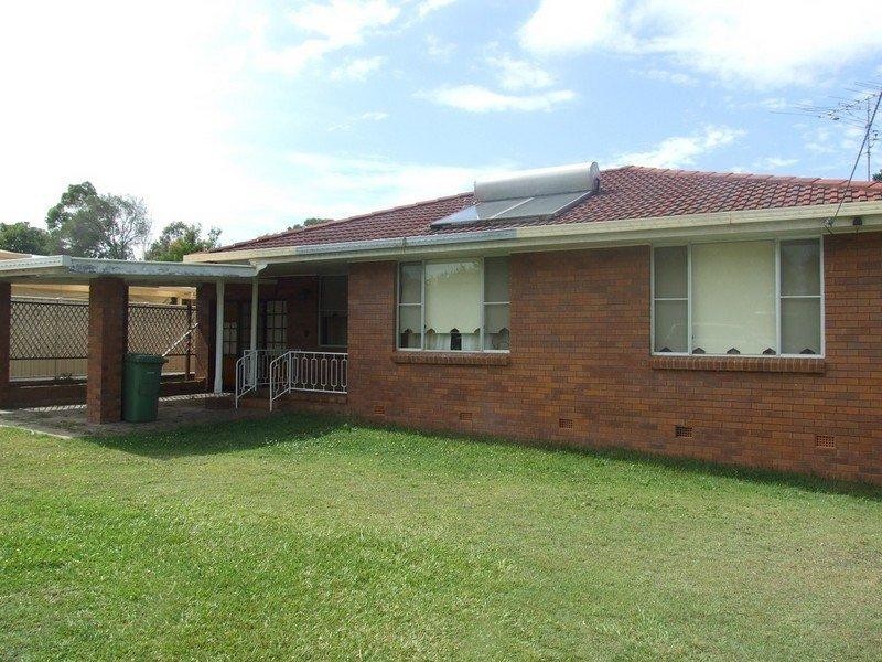 37 South Street, Crows Nest QLD 4355