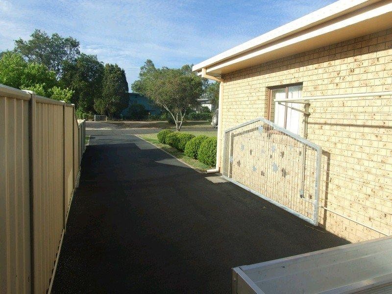 35 South Street, Crows Nest QLD 4355