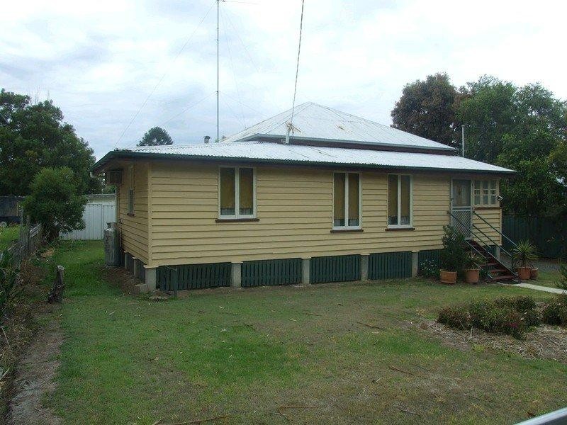 31 South Street, Crows Nest QLD 4355