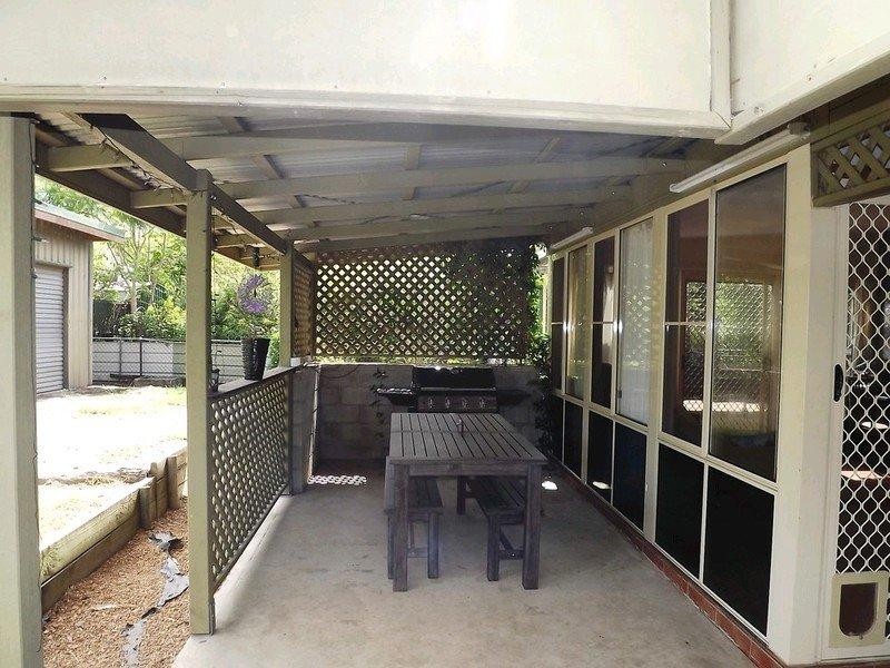 32 South Street, Crows Nest QLD 4355