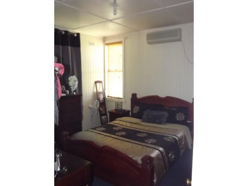 32 South Street, Crows Nest QLD 4355