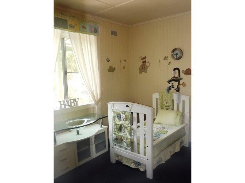 32 South Street, Crows Nest QLD 4355