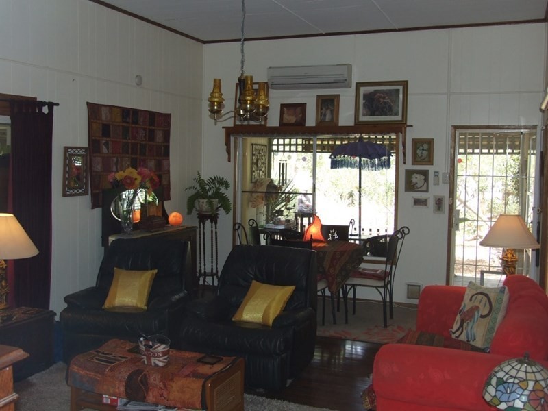 6 Short Street, Crows Nest QLD 4355