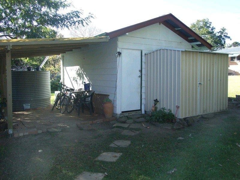 34 South Street, Crows Nest QLD 4355