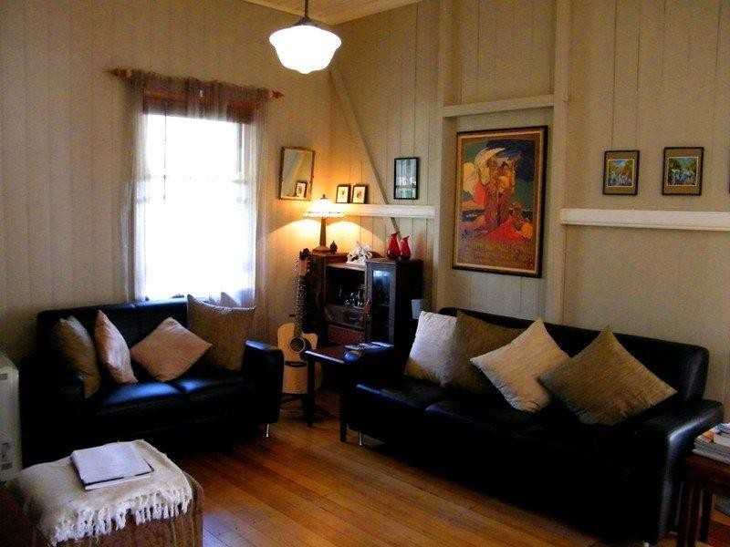 34 South Street, Crows Nest QLD 4355