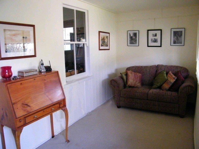 34 South Street, Crows Nest QLD 4355