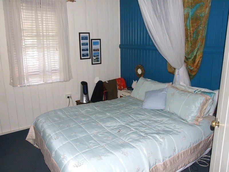 34 South Street, Crows Nest QLD 4355