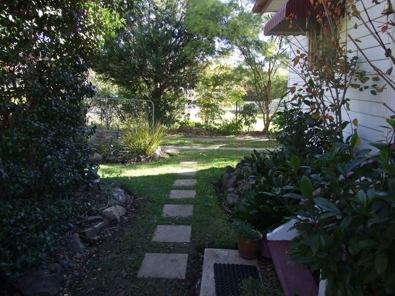 34 South Street, Crows Nest QLD 4355