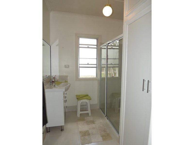 32 James Street, Crows Nest QLD 4355