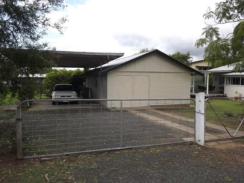 32 James Street, Crows Nest QLD 4355