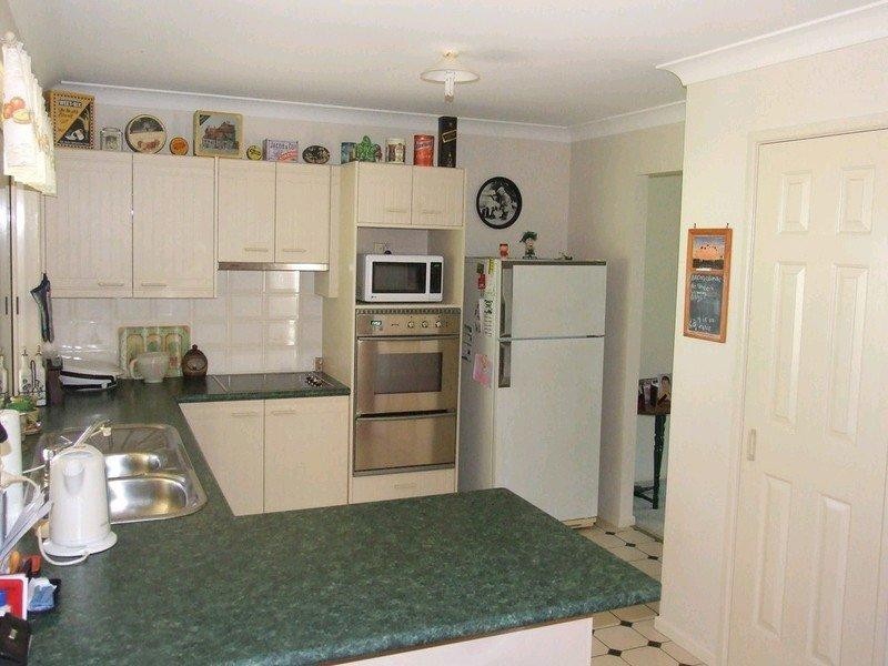 1 John Street, Crows Nest QLD 4355