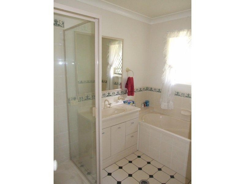 1 John Street, Crows Nest QLD 4355